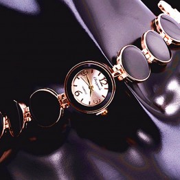 Stylish Women's 5 Colors Wafer Design Round Dial Fashion Casual Bracelet Quartz Wrist Watch